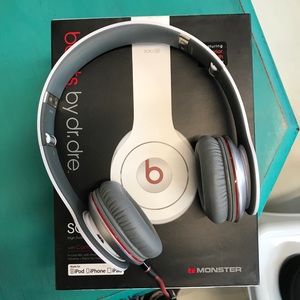 Beats by Dre Solo HD HEADPHONES
